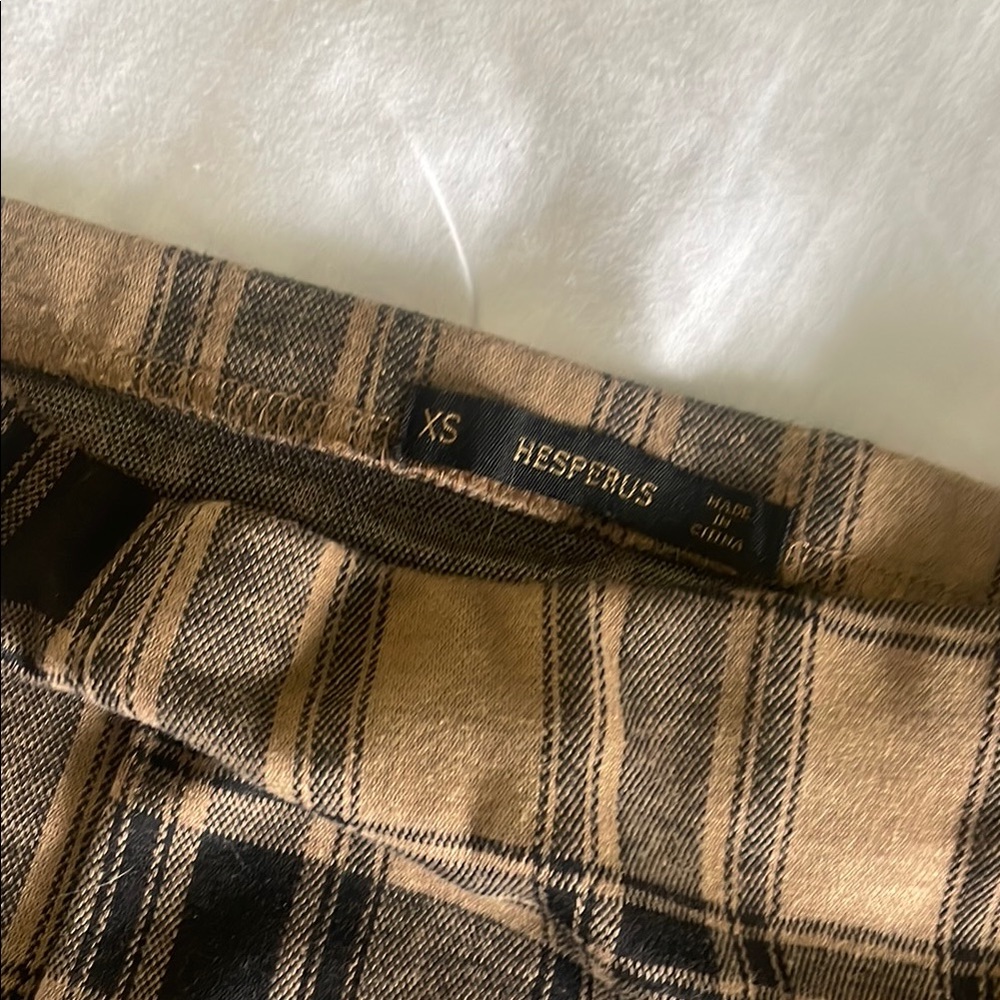 Plaid Tan Skirt 🖤🖤 - Picture 3 of 4
